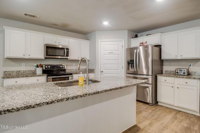 6543 Eastland Circle, Biloxi, MS 39532