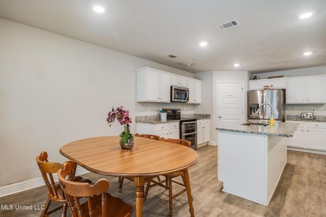 6543 Eastland Circle, Biloxi, MS 39532