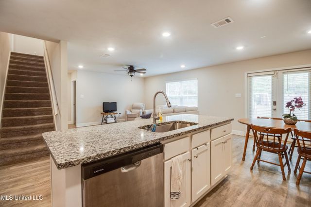 6543 Eastland Circle, Biloxi, MS 39532