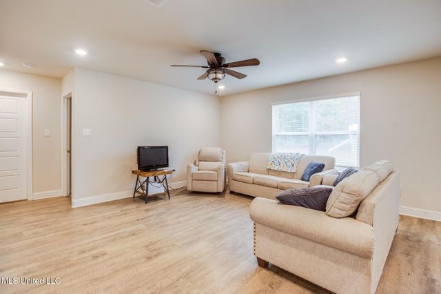 6543 Eastland Circle, Biloxi, MS 39532