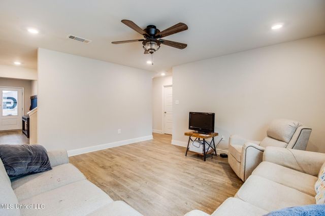 6543 Eastland Circle, Biloxi, MS 39532