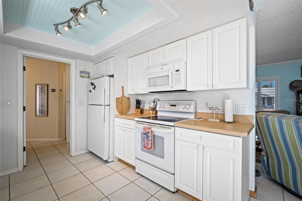 Image 15 of property listing at 923 LOCUST STREET, New Smyrna Beach, FL 32169