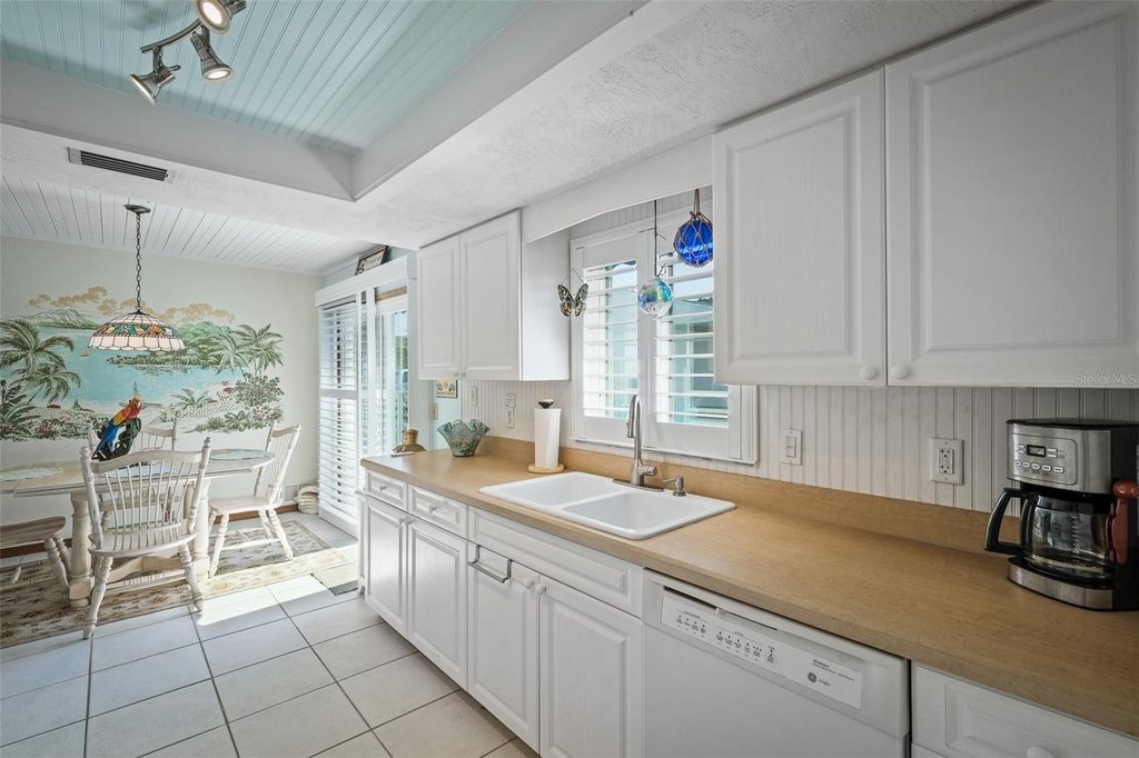 Image 17 of property listing at 923 LOCUST STREET, New Smyrna Beach, FL 32169