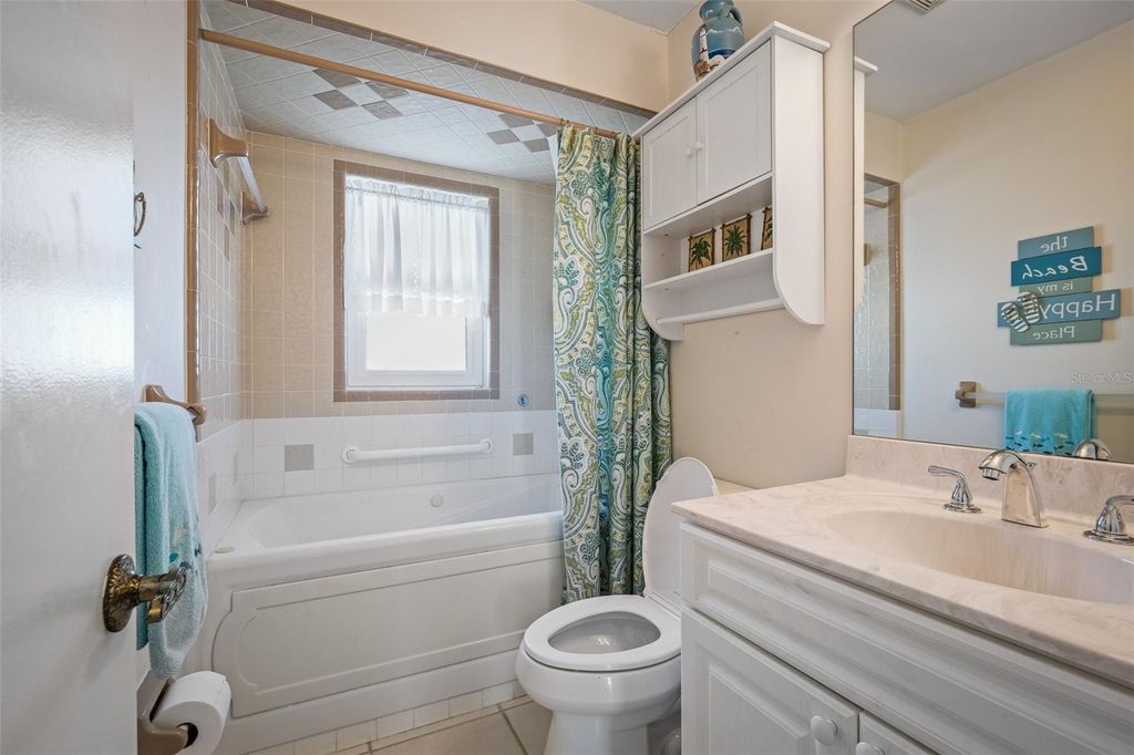 Image 33 of property listing at 923 LOCUST STREET, New Smyrna Beach, FL 32169