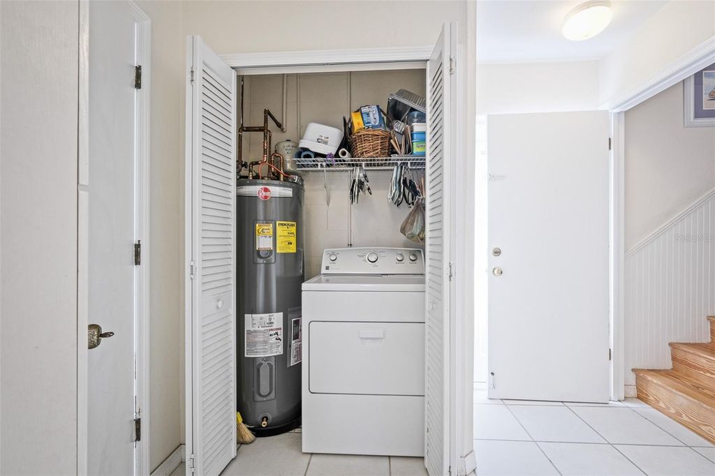 Image 35 of property listing at 923 LOCUST STREET, New Smyrna Beach, FL 32169