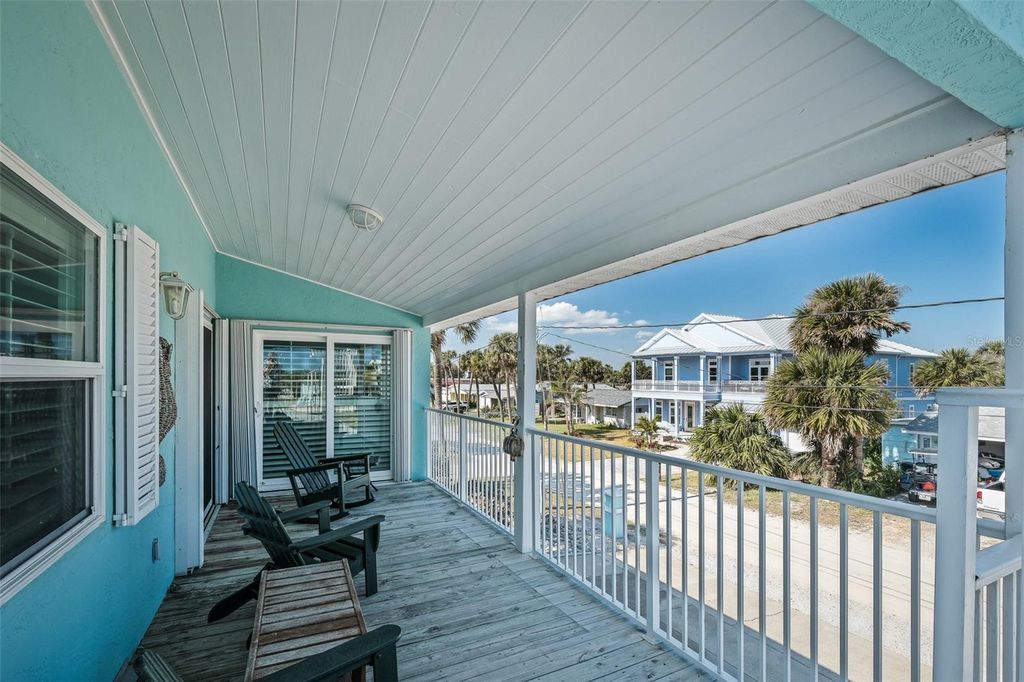 Image 38 of property listing at 923 LOCUST STREET, New Smyrna Beach, FL 32169