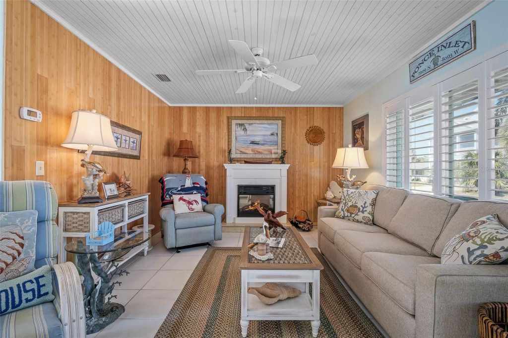 Image 8 of property listing at 923 LOCUST STREET, New Smyrna Beach, FL 32169