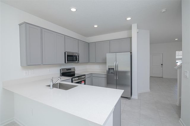 2642 RUNNERS CIRCLE, Clermont, FL 34714