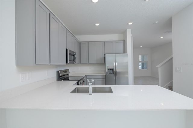 2642 RUNNERS CIRCLE, Clermont, FL 34714
