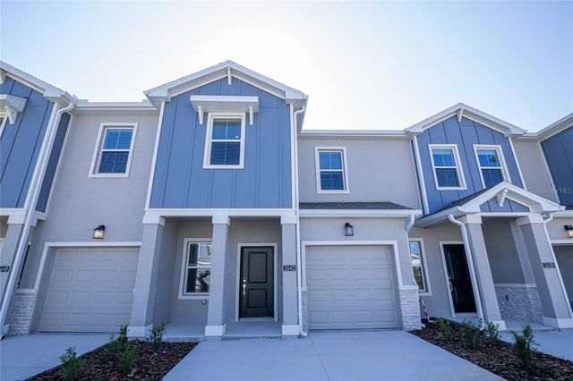 2642 RUNNERS CIRCLE, Clermont, FL 34714