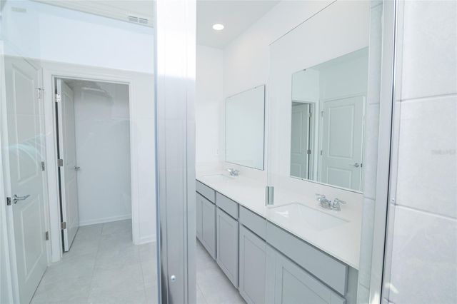 2642 RUNNERS CIRCLE, Clermont, FL 34714