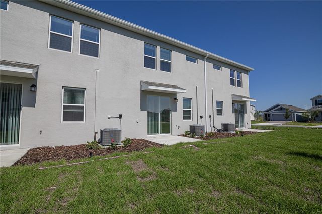 2642 RUNNERS CIRCLE, Clermont, FL 34714