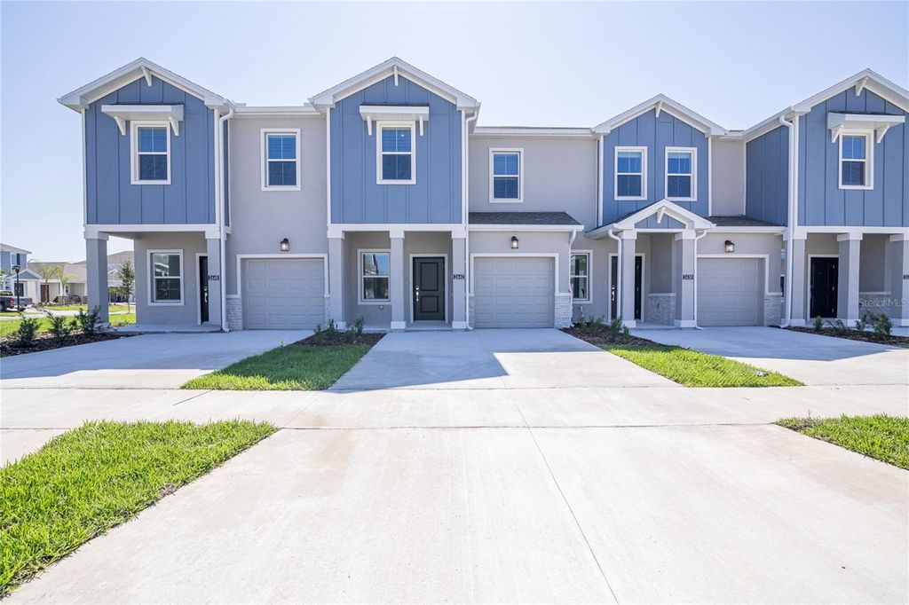 2642 RUNNERS CIRCLE, Clermont, FL 34714