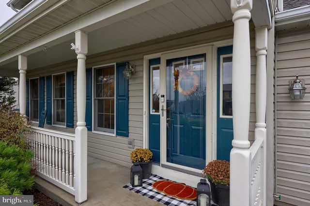 115 ABBEY DR, Mount Wolf, PA 17347