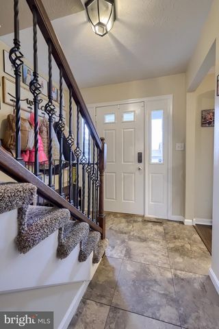 115 ABBEY DR, Mount Wolf, PA 17347