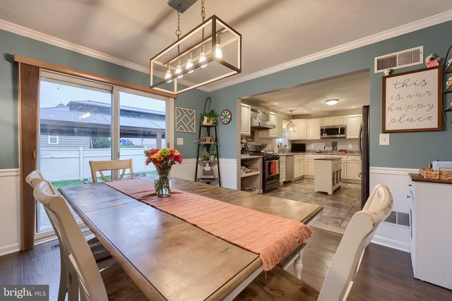 115 ABBEY DR, Mount Wolf, PA 17347