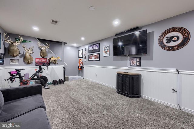 115 ABBEY DR, Mount Wolf, PA 17347