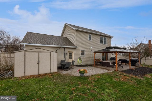 115 ABBEY DR, Mount Wolf, PA 17347