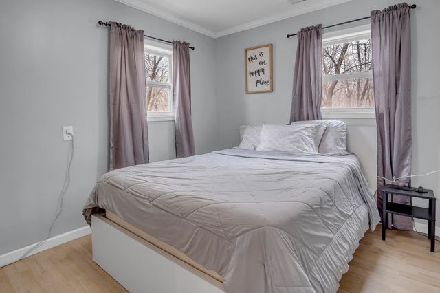 616 E 8th St, Newton, KS 67114