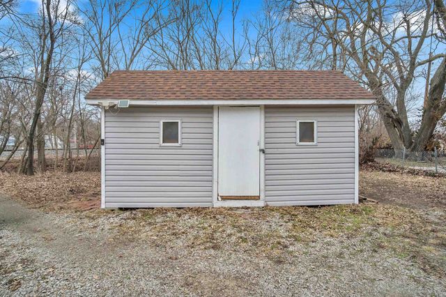 616 E 8th St, Newton, KS 67114