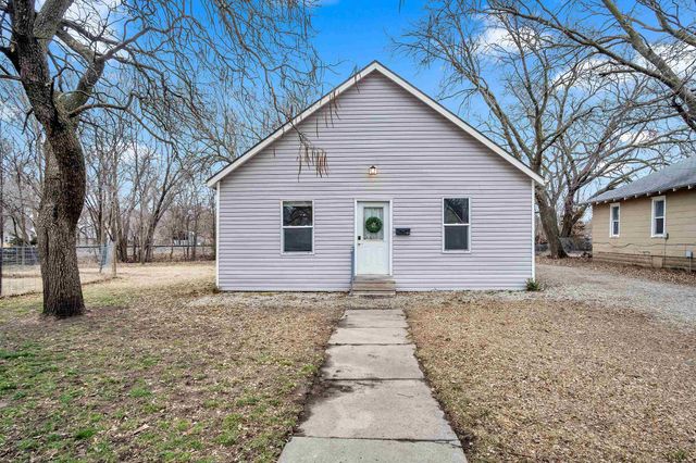 616 E 8th St, Newton, KS 67114