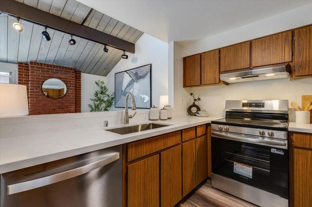 631 Midrock, Mountain View, CA 94043