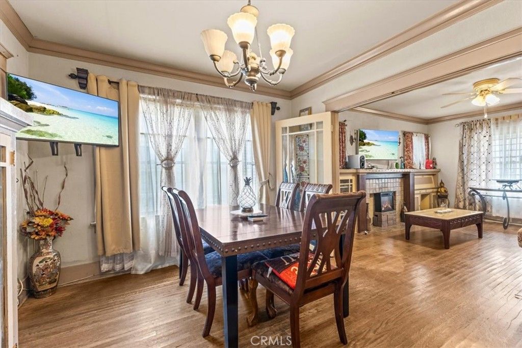 Image 11 of property listing at 1119 W 84th Place, Los Angeles, CA 90044
