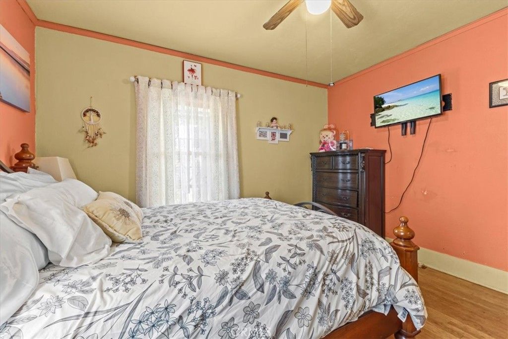 Image 20 of property listing at 1119 W 84th Place, Los Angeles, CA 90044