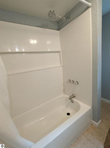212 S State Street, Alma, MI 48801