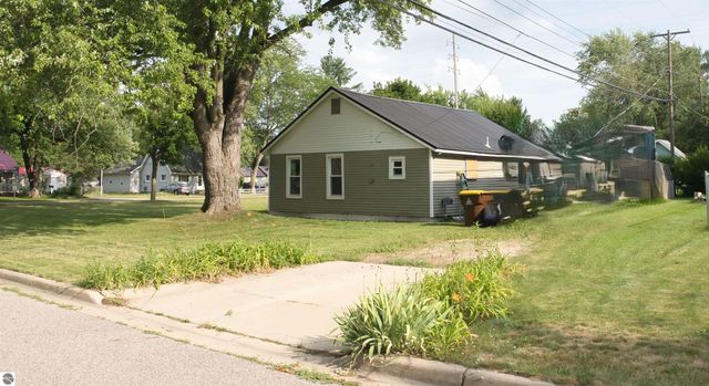 212 S State Street, Alma, MI 48801