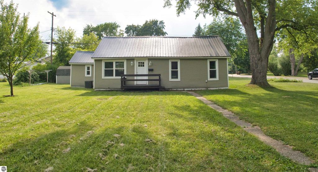 212 S State Street, Alma, MI 48801