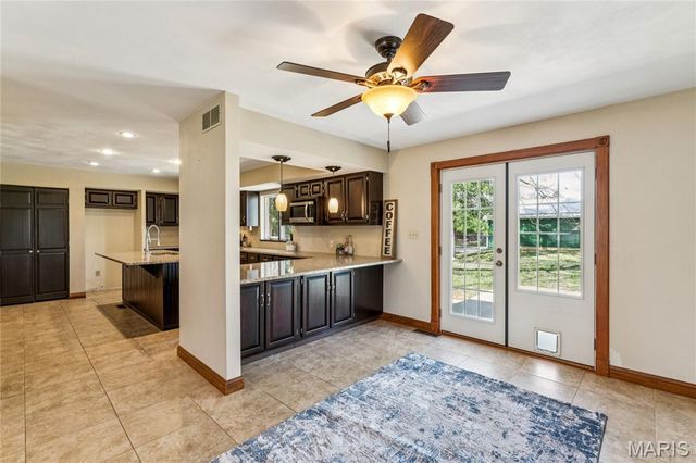 3 Price Drive, Troy, IL 62294