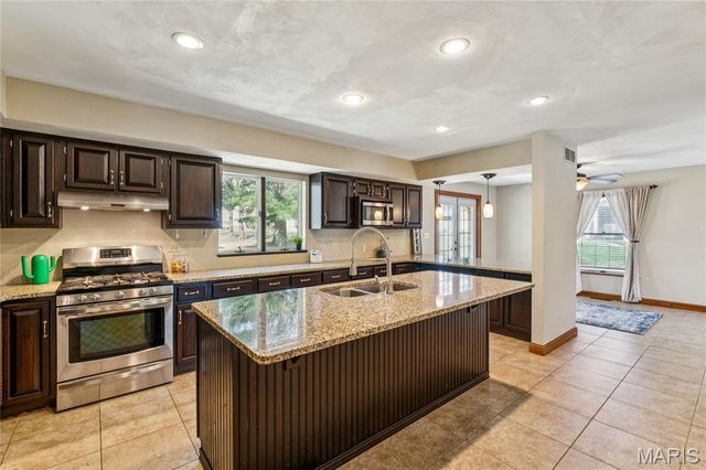 3 Price Drive, Troy, IL 62294