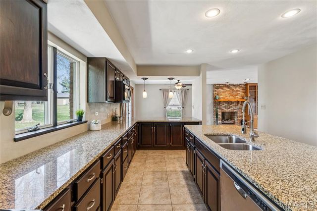 3 Price Drive, Troy, IL 62294