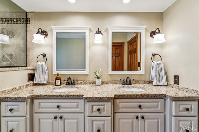 3 Price Drive, Troy, IL 62294