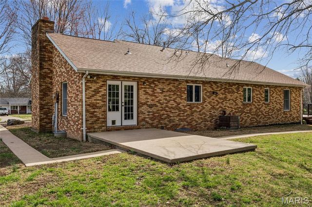 3 Price Drive, Troy, IL 62294