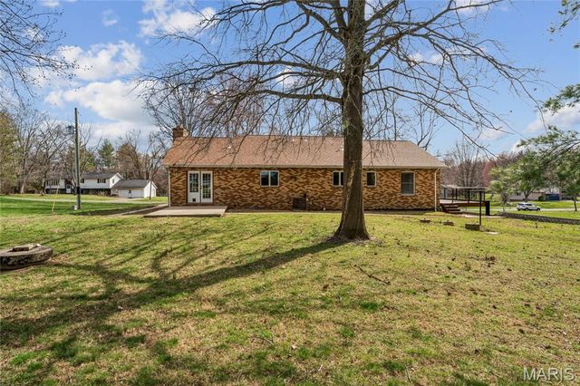 3 Price Drive, Troy, IL 62294