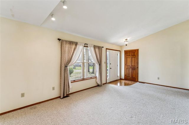 3 Price Drive, Troy, IL 62294