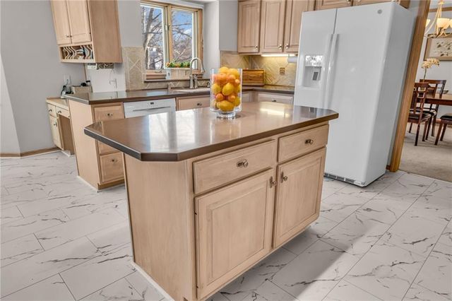 2014 Riviera Court, Lawrence, KS 66047