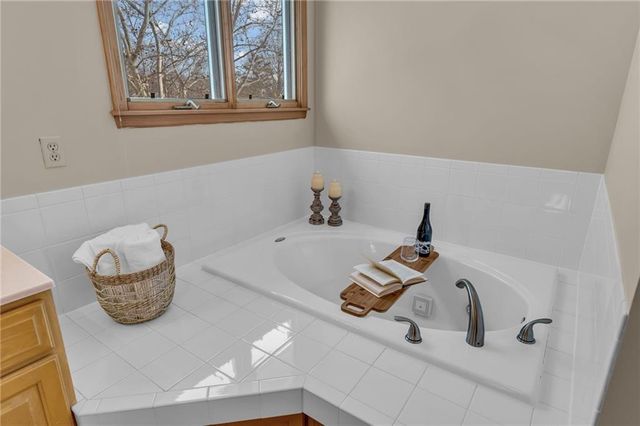 2014 Riviera Court, Lawrence, KS 66047