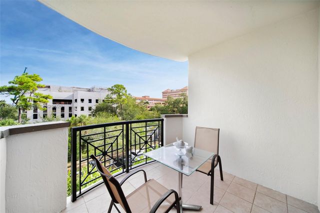 9021 SW 94th St 310, Miami, FL 33176