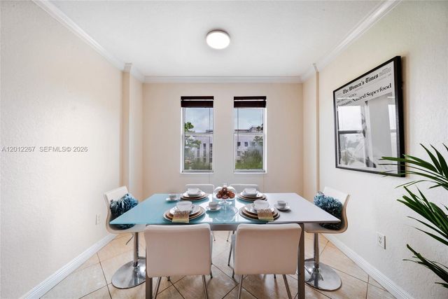 9021 SW 94th St 310, Miami, FL 33176