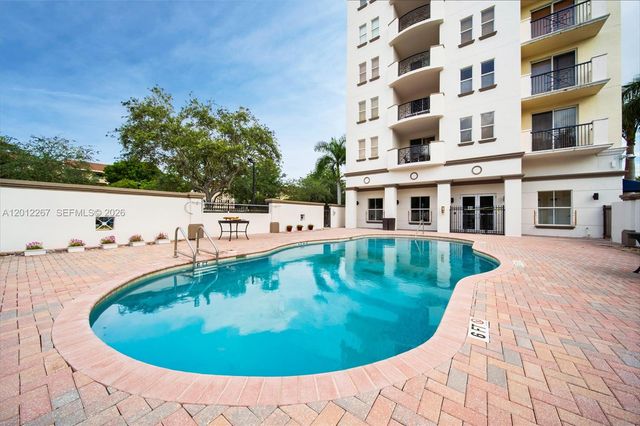 9021 SW 94th St 310, Miami, FL 33176