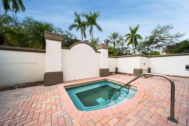 9021 SW 94th St 310, Miami, FL 33176