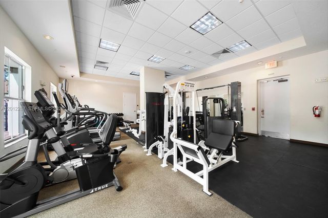 9021 SW 94th St 310, Miami, FL 33176