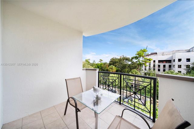9021 SW 94th St 310, Miami, FL 33176