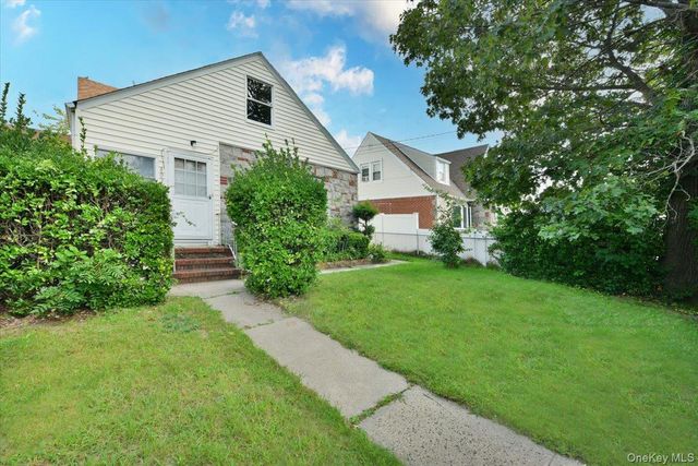 403 Oak Street, Copiague, NY 11726