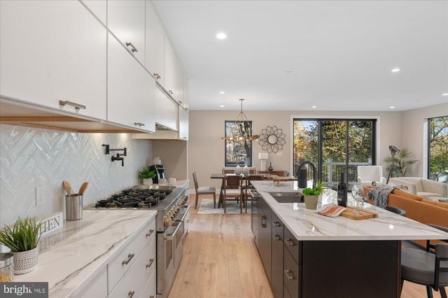 5445 33RD ST NW, Washington, DC 20015