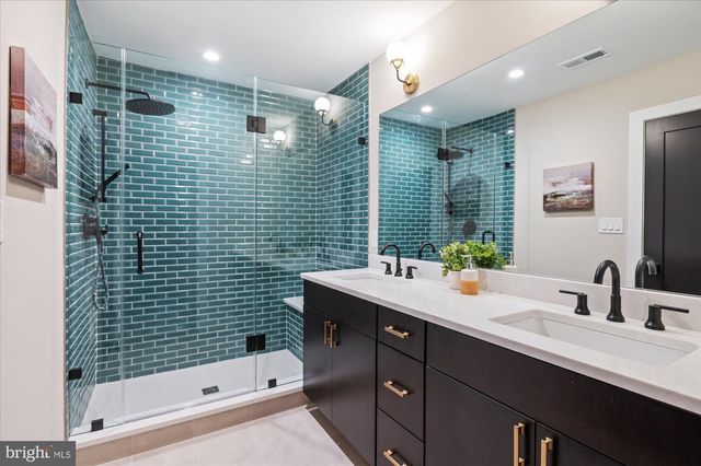 5445 33RD ST NW, Washington, DC 20015