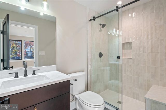 5445 33RD ST NW, Washington, DC 20015